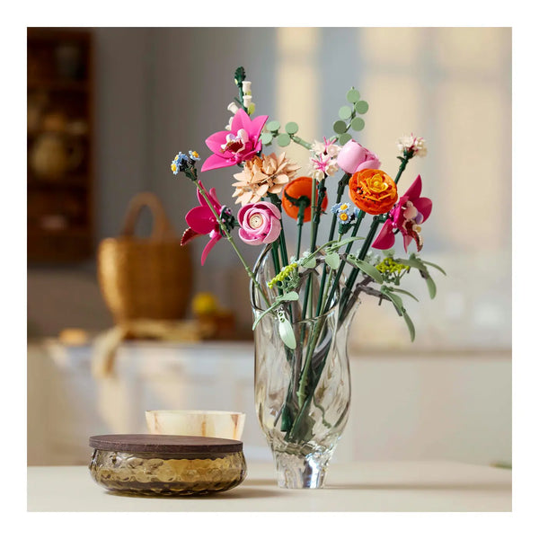 LEGO® Botanicals 10342 Schöner Rosafarbener Blumenstrauß in Vase