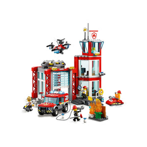 LEGO® City 60215 Feuerwehrstation in Aktion