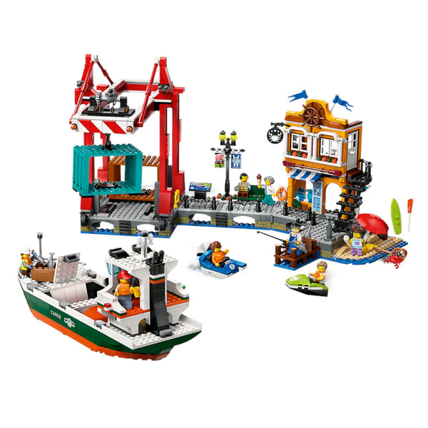 LEGO® City 60422 Hafen mit Frachtschiff aufgebaut 