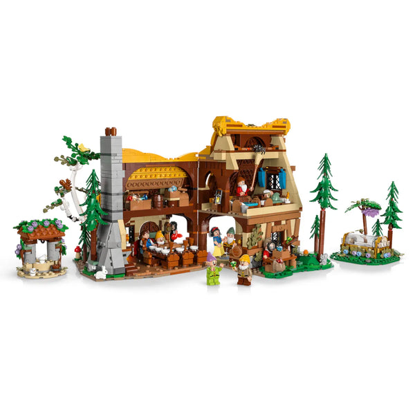 LEGO® Disney 43242 Die Hütte von Schneewittchen und den sieben Zwergen aufgebaut Rückseite