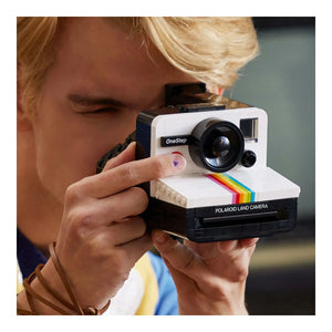 LEGO® Ideas 21345 Polaroid OneStep SX-70 Sofortbildkamera in Szene