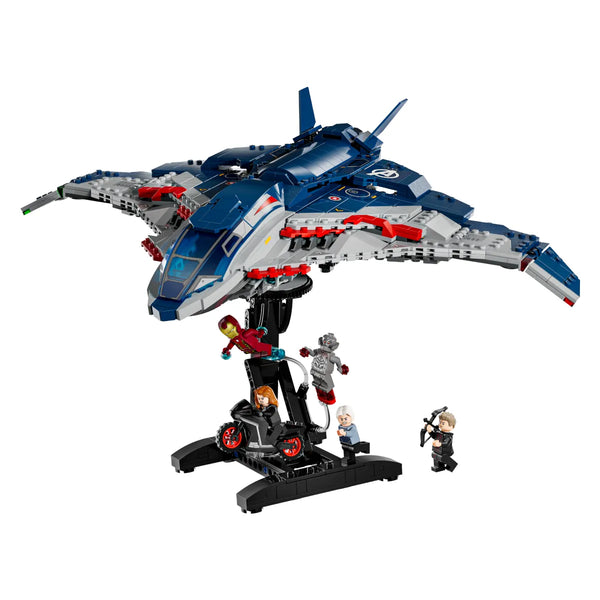 LEGO® ǀ Marvel 76325 Avengers: Age of Ultron Quinjet aufgebaut