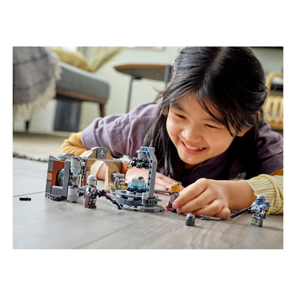 LEGO® Star Wars™ 75319 Mandalorian Forge für Kinder