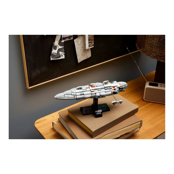 LEGO® Star Wars™ 75405 Home One Starcruiser als Dekoration
