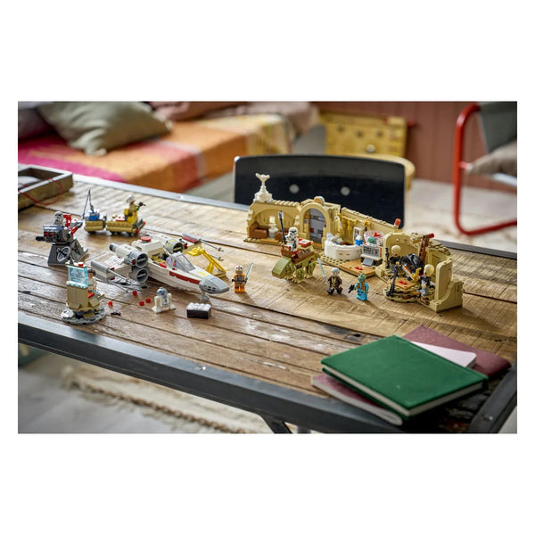 LEGO® Star Wars™ 75425 SMART Play™: Mos Eisley Cantina™ als Dekoration