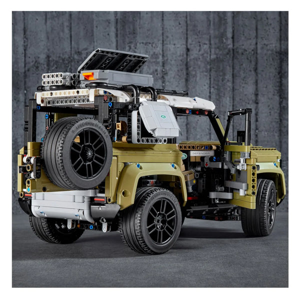 LEGO® Technic 42110 Land Rover Defender mit offenen Türen