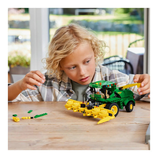LEGO® Technic 42168 John Deere 9700 Forage Harvester für Kinder