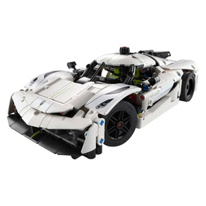 LEGO® Technic 42184 Koenigsegg Jesko Absolut Supersportwagen in Weiß aufgebaut