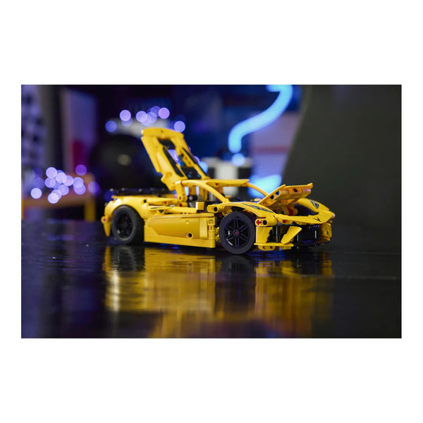 LEGO® Technic 42205 Chevrolet Corvette Stingray als Dekoration