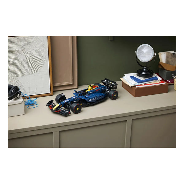 LEGO® Technic 42206 Oracle Red Bull Racing RB20 F1 Rennauto als Wohnzimmerdekoration