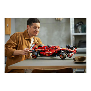 LEGO® Technic 42207 Ferrari SF-24 F1 Rennauto als Dekoration