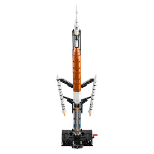 LEGO® Technic 42221 NASA Artemis SLS-Schwerlastrakete aufgebaut