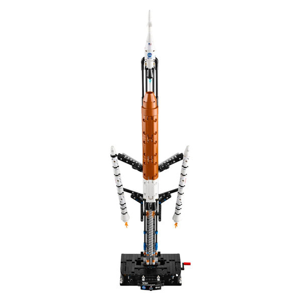 LEGO® Technic 42221 NASA Artemis SLS-Schwerlastrakete aufgebaut